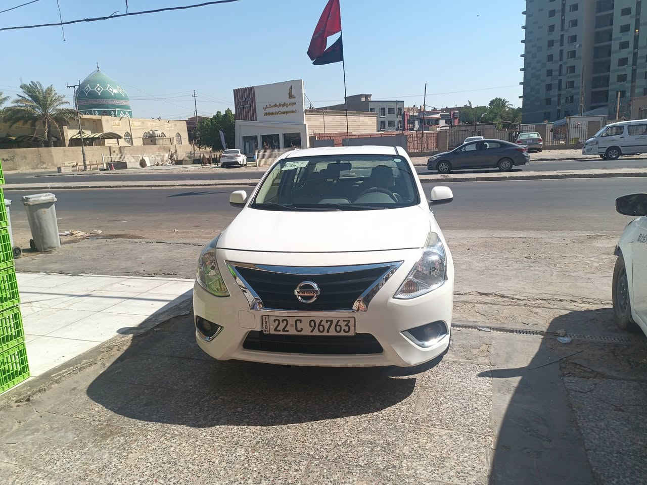 نيسان سني هندي موديل 24 ماشيه 73 رقمها  اربيل مقفوله من الصبغ او البارد فقط رصعات خفيفه سياره جديده سعرها شده و 16 ورقه***********
