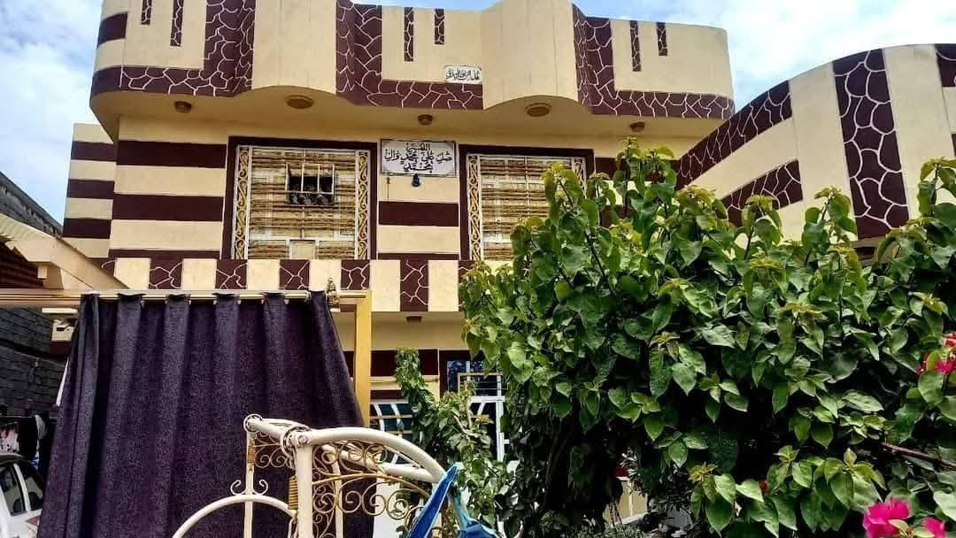 السلام عليكم بيت زراعي سند 25 للبيع او مرواس،في التاجي 24 ابو عظام مقابيل أسواق بركات سبع الدجيل داخل الفرع 
-المساحة 400 متر
-الغرف(6).  2 نظام سويت
-استقبال 10بـ4
-2 صالة
-مطبخ 5بـ4
-حمام عدد 4
 - البيت جاهز ونظيف
-السعر (140) وبي مجال

هاتف :***********
