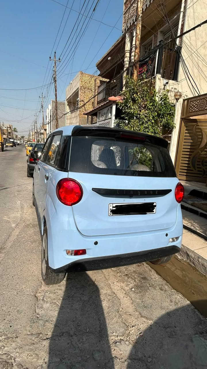 السلام عليكم 
سيارة ling box كهربائية بالكامل للبيع
السيارة جديدة بعدها بحالة الوكالة برغي ما مبدل بيها اشتريتها قبل اشهر ما مقبطة سنة ماشية 5 الالف كيلو بس
حجمها كلش مناسب و 4 بيبان 
سيارة بطاريتها ليثيوم مو مثل باقي الكهربائيات تكون بطاريتها جل ، 
تبريدها حيل حلو 
وبيها كامرة خلفية 
سيارة اقتصادية حيل والشحنة مالتها تمشي 220 كيلو يعني من بغداد لكربلاء روحة رجعة 
والشحن مالتها منزلي عادي وبيها هم امكانية الشحن السريع يعني شحن محطات 
السيارة رايدتها ب 11 مليون
دتنباع هسة بالمعارض ب 17 مليون فاني خسرانة بيها هواي بس مستعجلة على بيعتها لان محتاجة الفلوس 
للاستفسار اكثر التواصل فقط على واتساب : ***********
