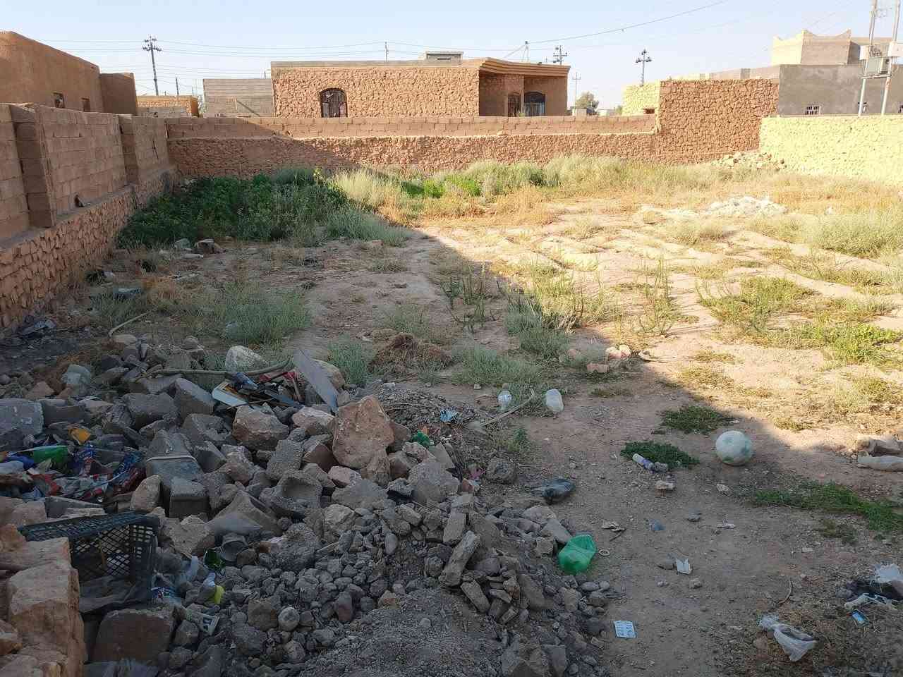 سلام عليكم يوجد قطعت ارض في حي التنك مساحته  450 الستفسار ***********
