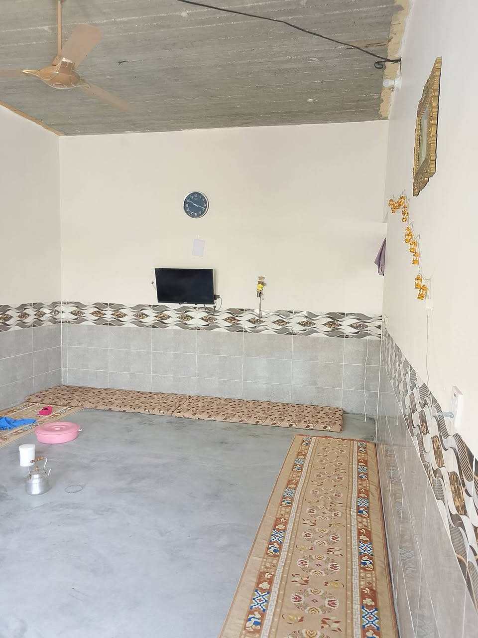 دار للبيع حي الأطباء التقطيع الجديد الفرع الثاني الرئيسي 200متر بناء حديث استقبال ومطبخ وغرفتين نوم  السعر44،باقي التفاصيل الاتصال على الرقم***********

