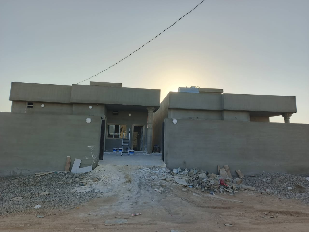 احمي صطحك صفايح البيت قبل مطر وتر ستوب مانع رطوبة كلشي يخص صبغ اشتغل داخلي خارجي سعر مناسب
اصباغ داخل وخارج ***********

نص مكتوب في الصور:
- السلام عليكم الى اهلنا في قضاء الحويجة والقرى المجاورة نعلن عن جاهزيتنا لصباغ البيوت وكافة الغرف والمطابخ والمحلات والابنية وكذلك لصباغ الابواب والشبابيك وحلان وبأسعار مناسبة جدا جدا الجمالية والترتيب عنواننا نحرص على ان نرضي الزبون واعمالنا تشهد على ذلك للتواصل والاستفسار *********** الصبغ علاوي العبادة أبو فهد