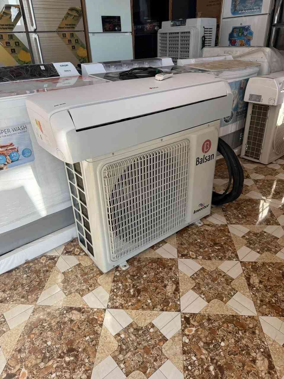 سبلت بلسان شركة توسوت 2طن انفيرتر تحكم مشتغل 4اشهر عنواني الرمادي شارع الحرايشي خابرني وتدلل ***********
