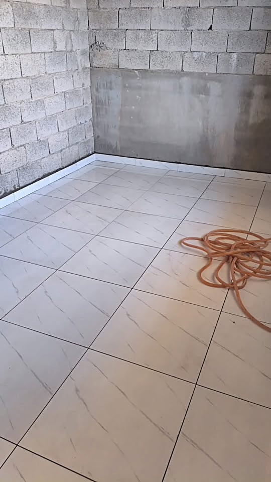 تواصل واتساب ***********
كادر تفليش وترميم
كهرباء تأسيس و تصليح
بواري تأسيس و تصليح
لبخ 
صبغ داخلي خارجي
نجاره حدادا
دكت 
سراميك 
بناء 
بوب شبابيك
تنظيف انقاض
مجاري تأسيس و تصليح
