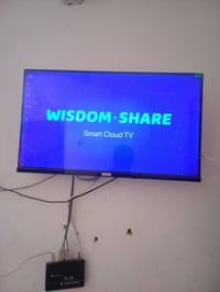 شاشة سمارت • ٣٢ بوصة • نضافة ٩٥٪