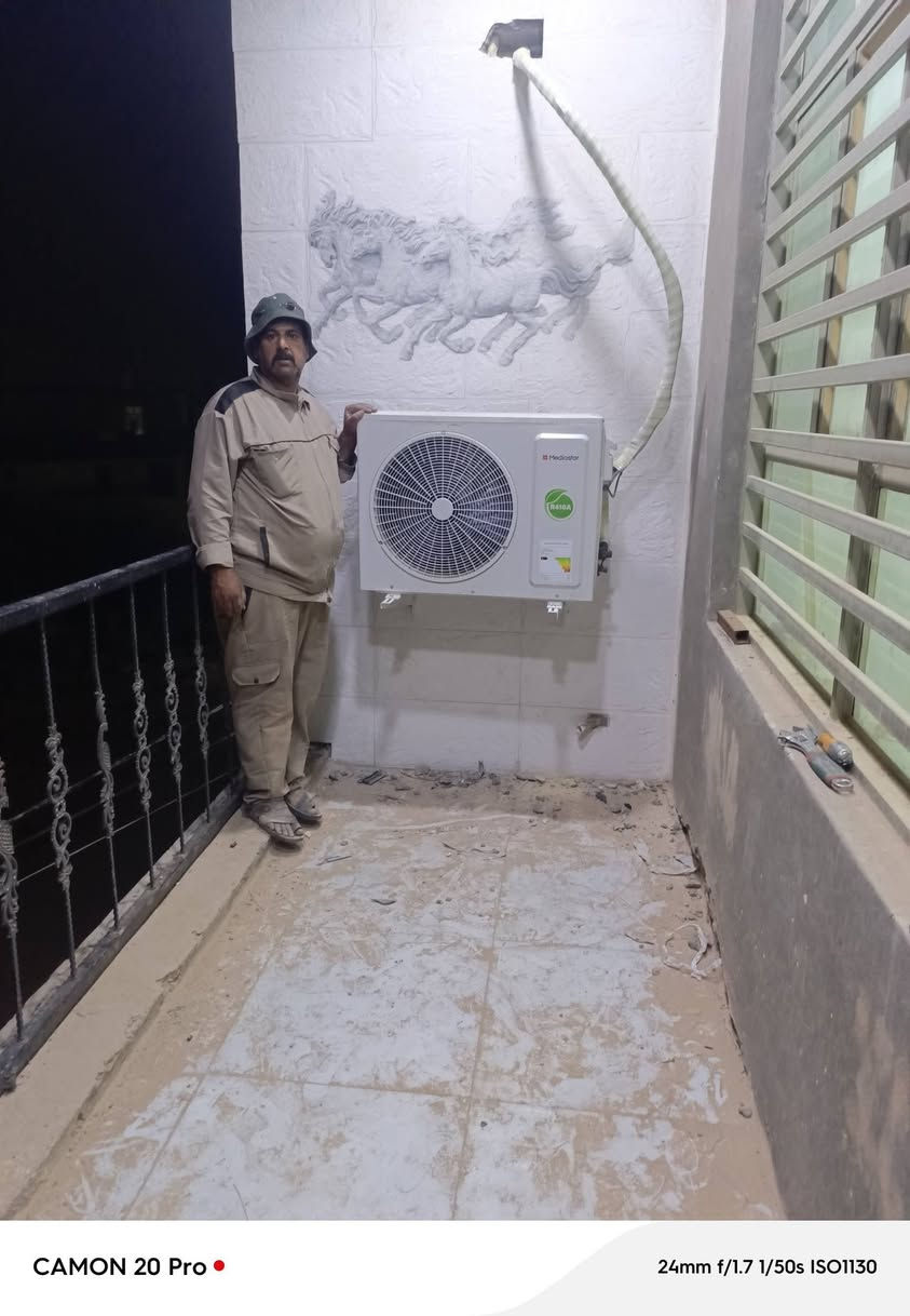 طبعااا احسن وقت لغسل السبالت هو هاي الفتره الي قبل أيام الشتاء حته يبقه سبلتك نضيف وخالي من الاوساخ والاتربه الي تسبب الزنجار وتلف الراديتر وتسبب ليك وفقدان الغاز
ورشة خدمات المدينه لتنصيب وصيانة وغسل وبيع وشراء  كافة أجهزة التبريد و التكييف وبأسعار تنافسية ***********

نص مكتوب في الصور:
- CAMON 20 Pro • 24mm f/1.7 1/1126s ISO53
- CAMON 20 Pro 24mm f/1.7 1/50s ISO1130
- CAMON 20 Pro • 24mm f/1.7 1/180s ISO50