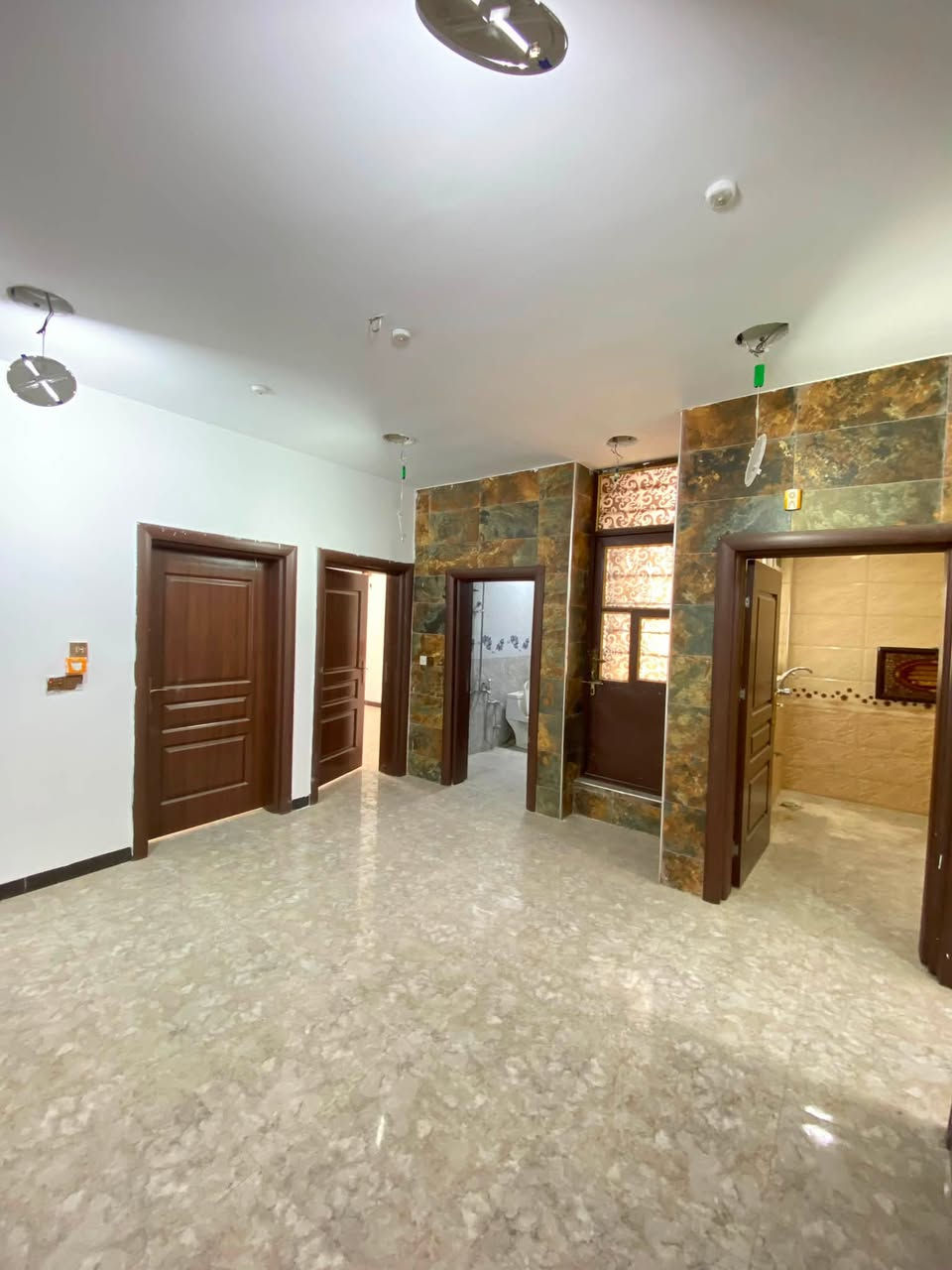 ⭕️ شقق عدد 2 للايجار في منطقة حي الجامعة 

⭕️كل شقة تحوي ع غرفتين واستقبال وصالة ومطبخ 

📍 موقع الشقق حي الجامعة قرب جامع نجمة

⭕️ بناء حديث جاهزة للاستلام

☎️ للاستفسار *********** متوفر واتس اب

#مكتب_المستقبل_للعقار
