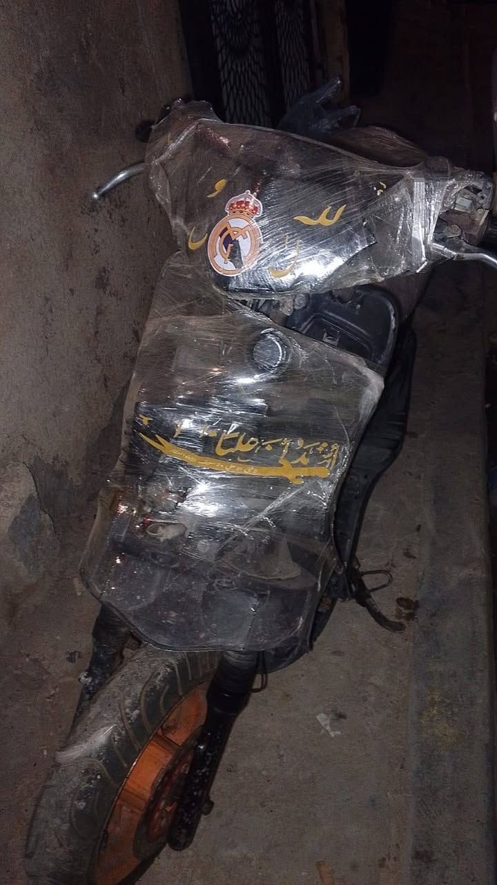 دراجه سكنس فحل للبيع عوزه بس كابريتر وباتري بيه كابريتر بس وصخ العنوان بغداد البياع سعر 150وبيه مجال متواجد واتساب ***********
