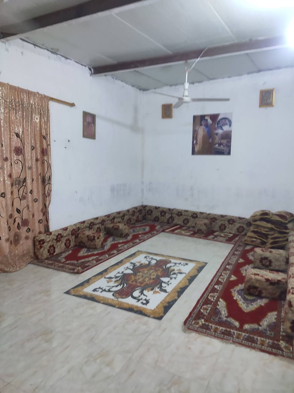 سلام عليكم بيت زراعي البيع  يرهم (مراوس) كوت حي الجهاد على شارع الازنابره مساحه 310م غرفتين وصاله ومطبخ و استقبال صحيات خارجية التوصل هذا رقم *********** سعر 21 وبيه مجال الشراي
