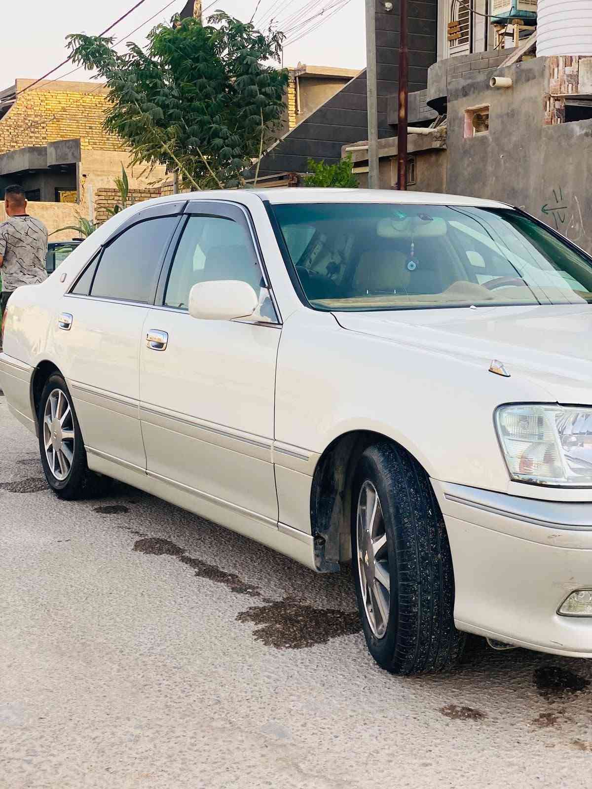 خضراوي   ملكه رقم كركوك موديل 2003
مدفوع كمرك وضريبه وكاله عامه ام صوره 

مكفوله كفاله عامه عراق ويابان من صبغ من ضربه  تحوير فوك وجوه نجف دشبول عارف العيساوي 

المواصفات 
اصل كرستال مو شد ؟ 
3 دكم 
مكينتها ديفور الكبير الحجم 3000 شاصي 75.
اربع كشنات كهرباء. 
ستيرن كهرباء.
برده خلفيه كهرباء أصليه.
مري كهرباء+هيتر 
ويل كب نجمه  حجمه16.بلادي ؟ 
اريل امامي كرستال شذره زرقاء.
لايتات كرستال زنون.
بگ لايتات كرستال لد.
شاشه كرستال ترحيب.
سستم ايرباگ سليم.
كروز تثبيت سرعه.
مري اشاره وترحيب عند الافتراب
مانع انزلاقTRC.
تخم تور اصلي 
شغالABS.
سستم صوت +دمامات فد شي.
حداديه +تخم تاير جديد.
سستم نياكل متكامله.
والسياره ماعايزه برغي كامله على اخر حبايه.
والسياره بالواقع اجمل من الصور بهواي مكان السياره بابل القاسم 
السعر 115 وبيها مجال  

رجاءً اذا ماعجبك السعر او مو شراي اعگب المنشور او تعلق تعليق حلو يدل على أخلاقك الراقيه وكلشي أكو بالسوگ. اي استفسار اتصال فقط  اعتذر *********** / ***********
