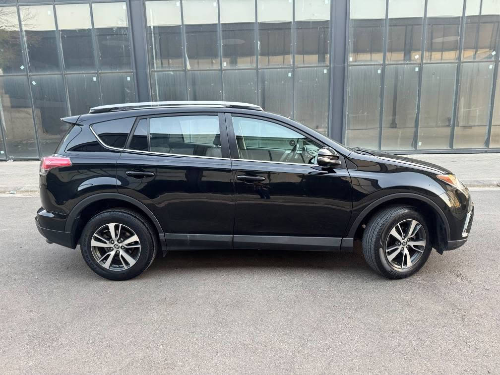 Toyoya rav4  awd  xle
مۆدێل : 2018  
ماوەی ڕۆشتن : 127.000km
بزوێنەر :  2.0L  ( 4 پستۆن )
  
مواسەفات : xle ده بل ئەکسل   
 بەسمە.  
سڵایت. 
رادار بێشەوە  
لایتی زینۆن  
چەمەلەغ سایەق بۆیاخە لەگەڵ دەرگای دوا سەکن     بێ ناوگرتن   ئێرباک بەس شان گۆڕاوە بە بیلاد   
سەنەوی تا ٢٠٢٩ تازەیە تەحویل غرامە بە شەرت 
    رەقەم شانسی::  2t3rfrev9jw783377
هەموو گیانی بەشەرت 
 نرخى 165 مەجال كه م
ته نها بؤ فرؤشتن
0️⃣7️⃣7️⃣0️⃣1️⃣5️⃣4️⃣2️⃣5️⃣4️⃣4️⃣ السليمانية, العراق
