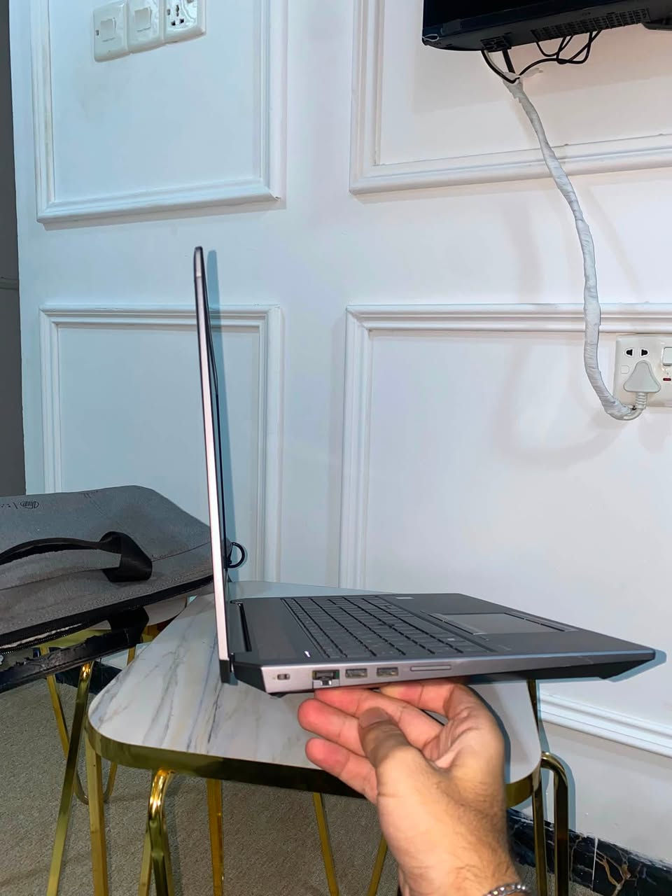 Hp ZBook 15 G6 (9th Gen) 💻 
Core i7 - 9850H
2.6GHz (12 CPUs)
512GB - SSD
RAM 32 - DDR4
Graphic Card:کارد شاشە
16GB INTLE UHD630:کارد شاشە داخلی
4GB NIVIDA Quadro P2000:کارد شاشە 
‎خارجی
LED KEYBOARD ✅
15.6 inch Full HD
Battery +4-5  hours🔋
90%100 clean 
سعر ٦٠٠ الف دینار قفل
واتساب ***********
