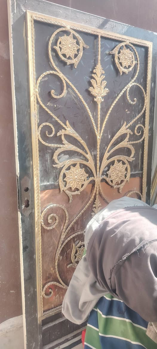 باب حديد استقبال ثقيل قياس ١٠٠×٢٠٠وباب بلاستك قياس ٩٣×١٩٤سعر باب حديد ٦٠الف وباب بلاستك سعر ٦٠الف للتواصل على الرقم ***********
