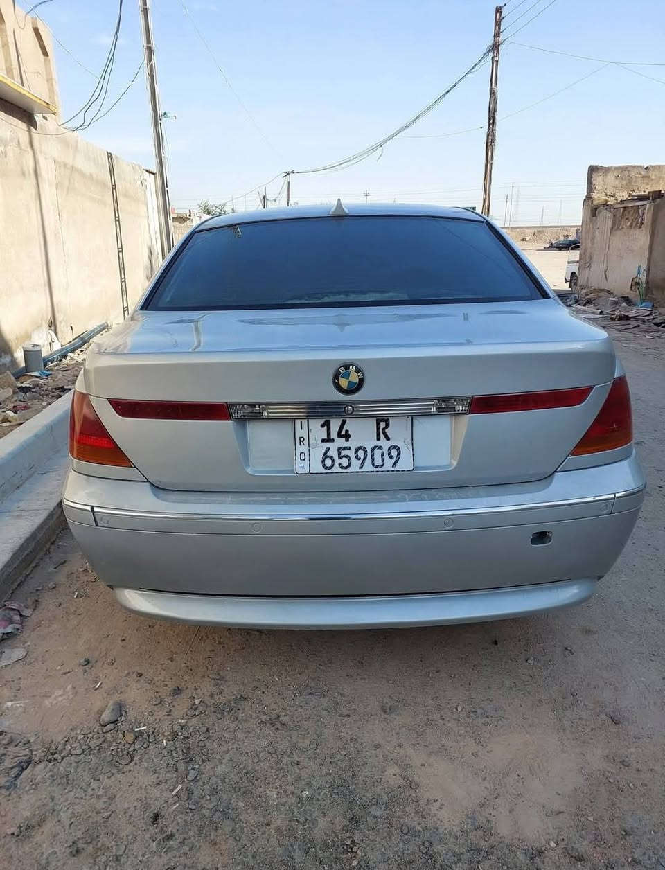 سلام عليكم بي ام 2003 باخره مصبوقه عام 730 6 لسندر N52 مسكر دبل فانوس محرك فقط لاستيك ولف يعني تنقص باقي سيارة جاهزه بسمي تحويل ثاني يوم سعر 90 مع مجال حداده امامي 
100 توة مبدله كامله خلفي 90 
 مكاني البصرة زبير رقم لهاتف ***********
