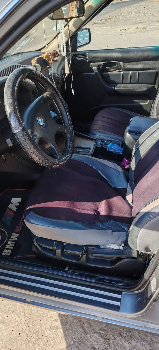 للبيع BMW 525 موديل 1992 سيارة كير ومحرك شرط كير توماتيك تبريد شغال سيارة مصبوغة جمالية شرط بدون اي حادث رقم ألماني تحويل ثاني يوم السيارة مصروف عليها مابيها اي نقص محرك مسكر تك فانوس محرك صار شهر من بدلتة حاوية وراديتر جديدة وسلف جديد وبور جديد الله شاهد كلهن مبدلات حاوية. السعر 55 وبي مجال قليل مكان السيارة صلاح الدين /الشرقاط. وحي الله الشراية
***********
