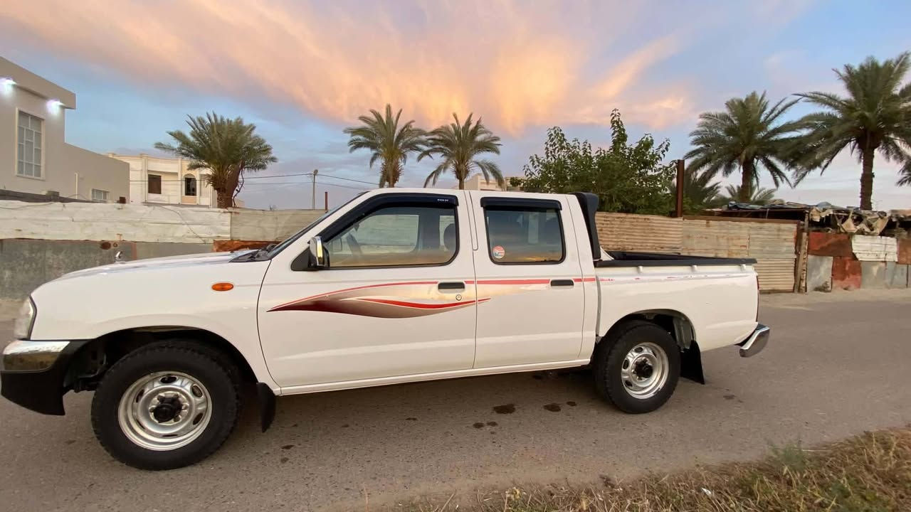 بيك اب نيسان موديل 2012
السياره ماشيه 198 الف 
ضررها شبرين راجع عالبارد بالجاملغ الخلفي 
وباقي السياره كفاله عامله من ضربه وصبغ 

للاستفسار : ***********
