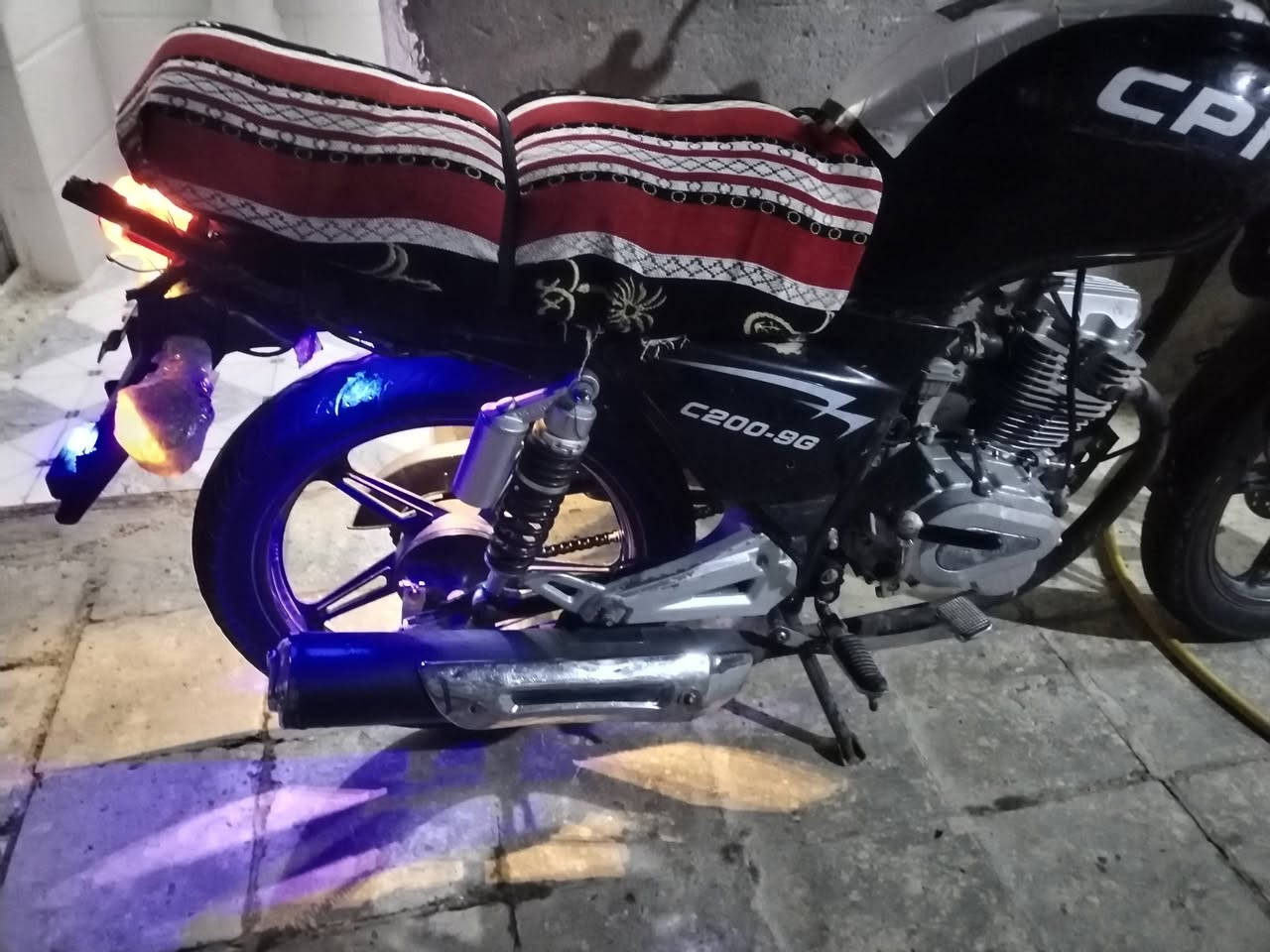 سلام عليكم دراجه للبيع أوراق صولي مكفوله من كلشي لا تبخير ولا تنقيص ولا تخر دهن مكفوله من كلشي سي جي اي 2مديل 14كهربائيات جاهزه ربع ما ذب عليه دراجه جاهزه خير من الله سعر525 وبيها مجال مكان رفاعي، ***********
