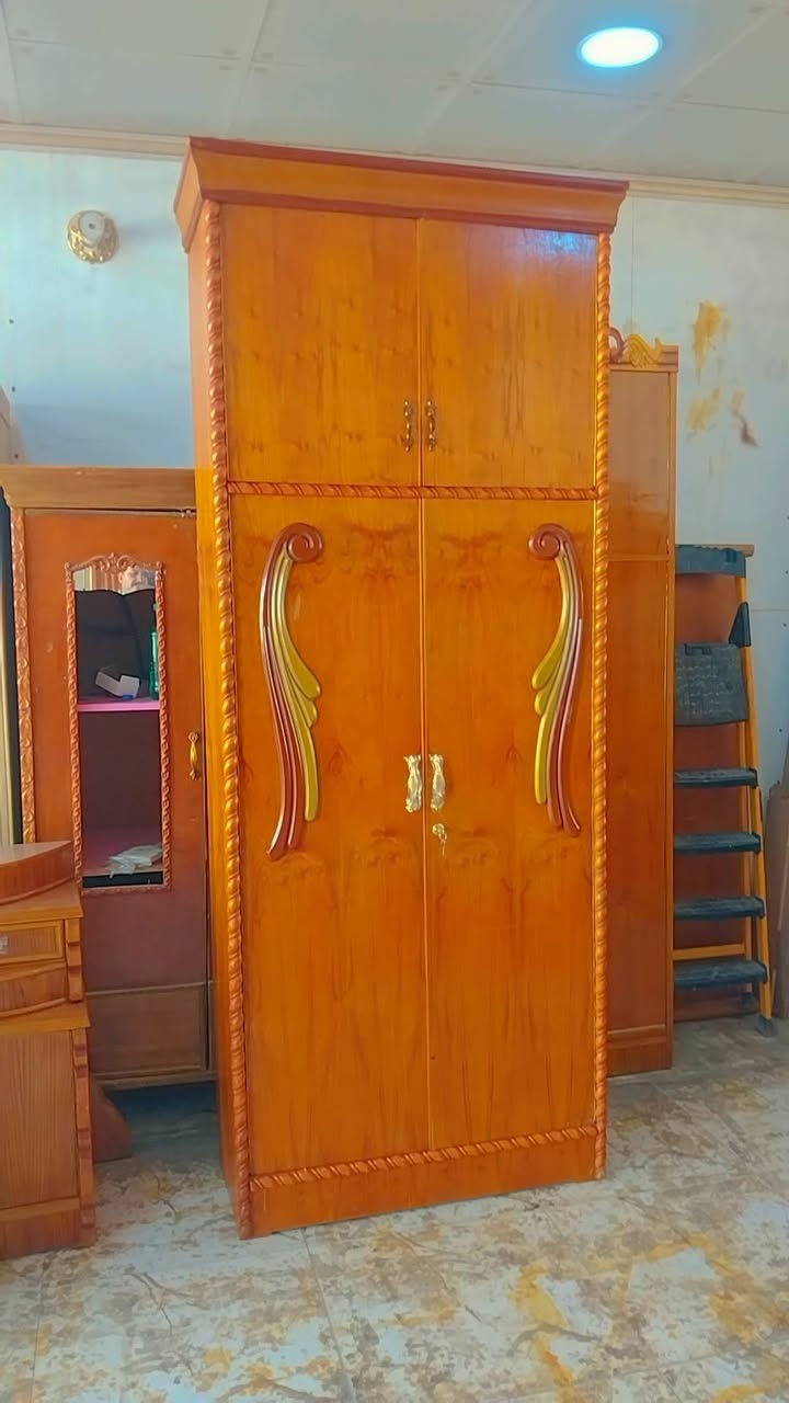 غرفة اخشاب • مستعملة • شهربان