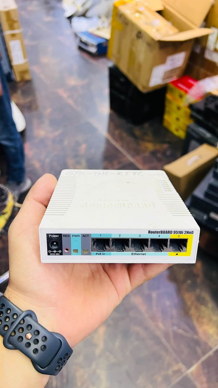 متوفر مستخدم
5009 نظيف مع sfp مع محولة اصلية 
مايكروتك 951
مايكروتك ٩١٢
بور بيم جملة 

الضمان / ٣ ايام من تاريخ الشراء 
يمكنك استبدال الطلب او ارجاعه حسب رغبتك 
🚗 التوصيل / كل محافظات العراق
🛒 الحجز / واتساب *********** 

العنوان/ حلة شارع اربعين مجاور لحوم ابو ضي/مقابل فاملي سنتر

