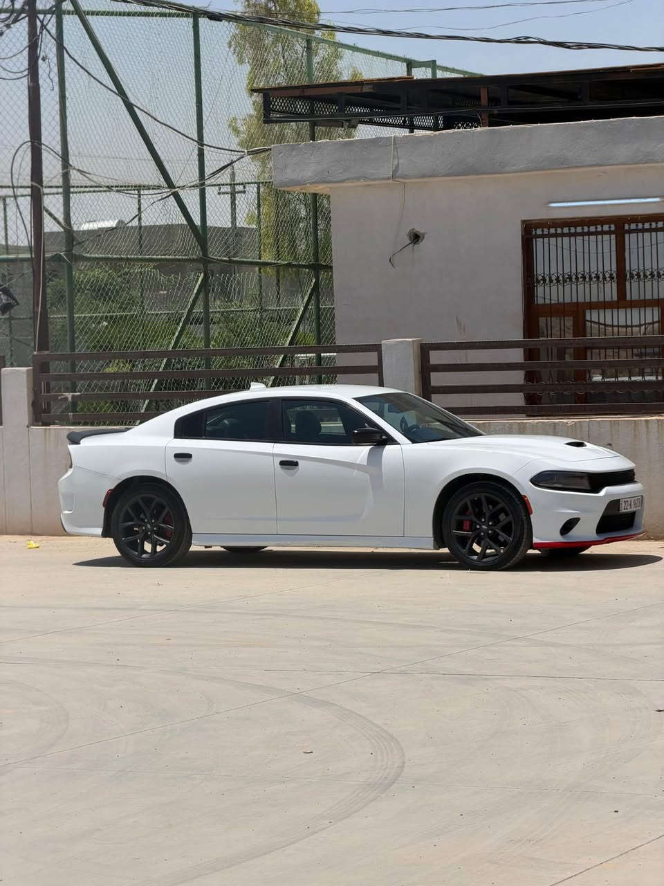 جارجر GT PLUS .

الموديل :2022  . (خليجي) .

المحرك : V6.  3.6L .

سياره كلين كفاله عامه شرط

المواصفات :

* نقطة عمياء . 

* مصابيح أمامية زنون . 

* كشافات الضباب زنون . 

* المصابيح الأمامية مع LED . 

* حساسات . 

* شاشه كبيرة مع نظام ملاحة نفكيشن GPS .

* سستم صوت الپاين .

* مقاعد جلد رياضية . 

* مقاعد أمامية كهربائية عدد 2 . 

* ذاكرة لحفظ وضعيات الجلوس (ميموري) . 

* مقاعد أمامية تبريد وتدفئة . 

* مقاعد خلفية تدفئة . 

* تشغيل عن بعد . 

* ستيرن كهربائي . 

* تدفئة ستيرن . 

* محدد سرعة . 

* تلفون بلوتوث . 

* كاميرا خلفية .

* مرايا متحسسة للاضاءة العالية .

* كير شفتر بالستيرن . 

* دخول ذكي (بصمة) .

دشبول جلد اسود بلادي

رقم السيارة اربيل بسمي 
شرط تحويل مكاني كركوك حي 
النصر *********** كركوك, العراق
