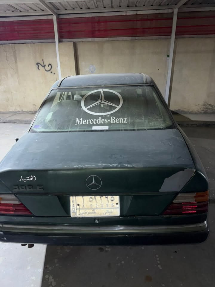 مارسيدس موديل 1993 سياره محرك جديد. غرفتها حلوه.  العنوان قضاء الدير ‭***********‬
