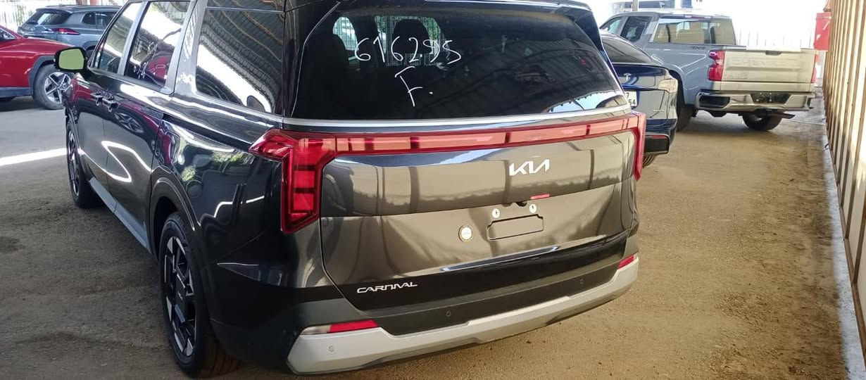 كيا كرنفال موديل ٢٠٢٦ وارد امريكي عداد زيرو ماشيه ٨٠٠   فول ما عده فتحه EX بانزين ٦سلندر  موجوده الاردن المنطقه الحره ١٦جنوب كرم الشرق  تريده كتاب شهداء. أو حره  السعر ١٨٣٠٠$ للأستفسار *********** مكاني بغداد ايرباك دركه بيها
