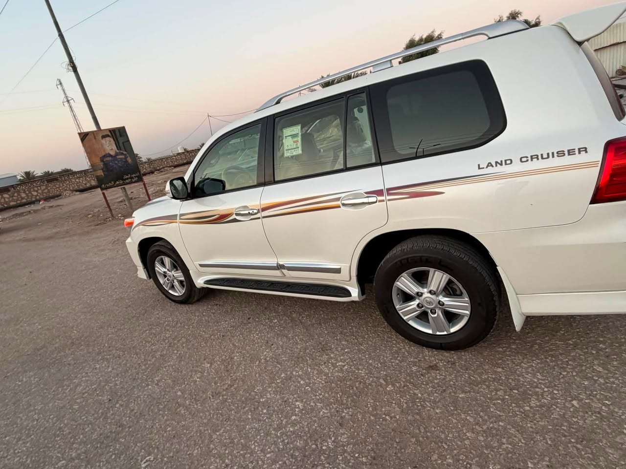 لاندكروز للبيع موديل 2013
VX.R
V8. 5700
فول مواصفات 
مكفوله بدون صبغ سونار موجود 
المكان // بابل 
للاستفسار ./ ***********
