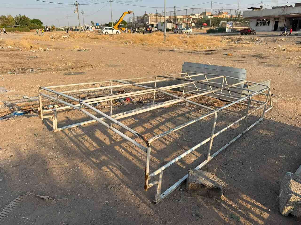 کەپرو چادری کیای 4000 بۆ فرۆشتن
چادرەکە نوێیە 

کەپرەکە 60 سانتیم بەرزە 

شوێن هەولێر 

***********
