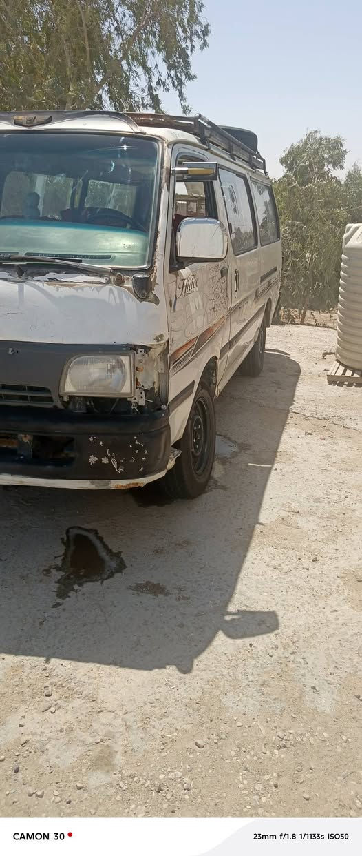 السلام عليكم هايسه تيوتا مديل 95للبيع او مراوس بسياره تكسي
حداديه تايرات نضيفات كير مكينه  كازاكسن خير من الله  السياره مكانه كربلاء رقم اماني بصره  راعيه يمي بكربله ويريد مداور  السياره بيه خط حي الحر  السياره عوزه ترتيب شويه  
كشره شوف عينك شواصي مكفوله من الحيم والفطر بلاد  اي ستفسار راسني وتساب ***********///او اتصال ***********

