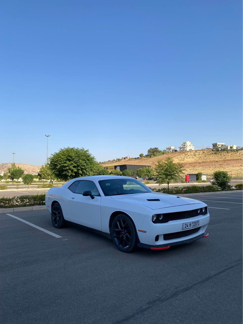 Dodge Chalnger 2018 SXT 
سيارة نظيفة 
محرك ٣.٦ - ٦ سلندر 
فول مواصفات بس بدون فتحة 
ضررها بيها صفحة صبغ هو مو صفحة كامل بس انطيك صفحة صبغ بدون دواخل و الارباكان مرجعة سستم 
سعرها بلاشش ١٤٥$ ورقـــة و مجال 
للمزيد من المعلومات اتصل على هذا الرقم 
كورك-واتساب 
(***********)
عز سميل, دهوك

