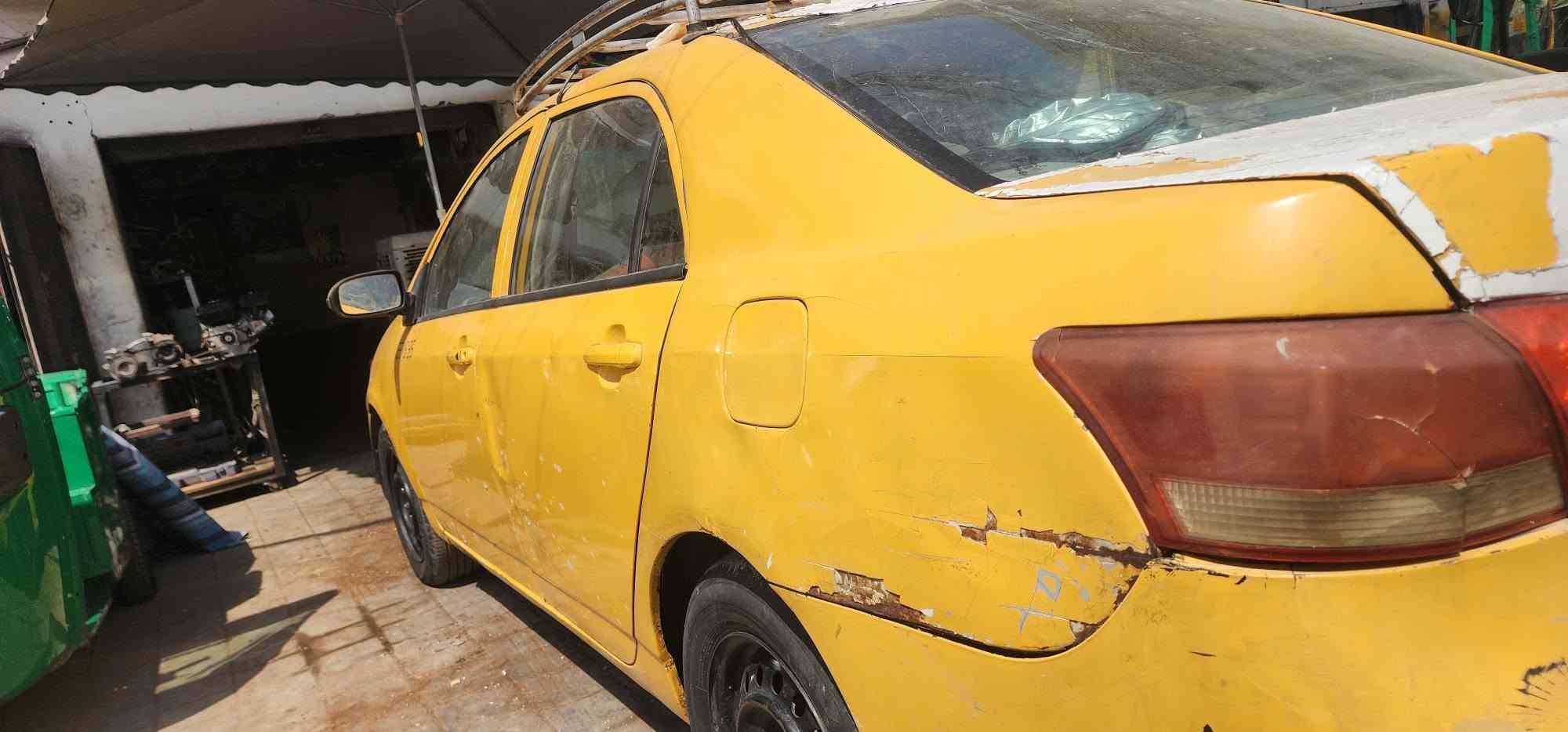 بي واي دي جي ٣ موديل ٢٠١٣ رقم قادسية موجودة بغداد مدينة الصدر سيارة كاملة وجاهزة كير مكينة كهربائيات تبريد والكشر شوف العين بيه شويه خياس هيئة وغرامات اصفرها الك تاخذ جاهزة السعر ٢٨ وبيه مجال قليل رقم ***********
