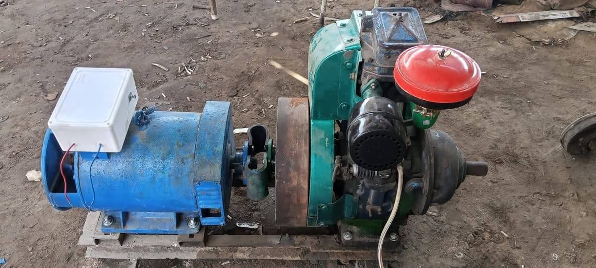 مولد هندي ١٠ حصان راس التوليد ٧ونص كيفي مولده جاهز نظيفه مشروطه ع فحص السعر ٥٥٠ المكان غماس ***********
