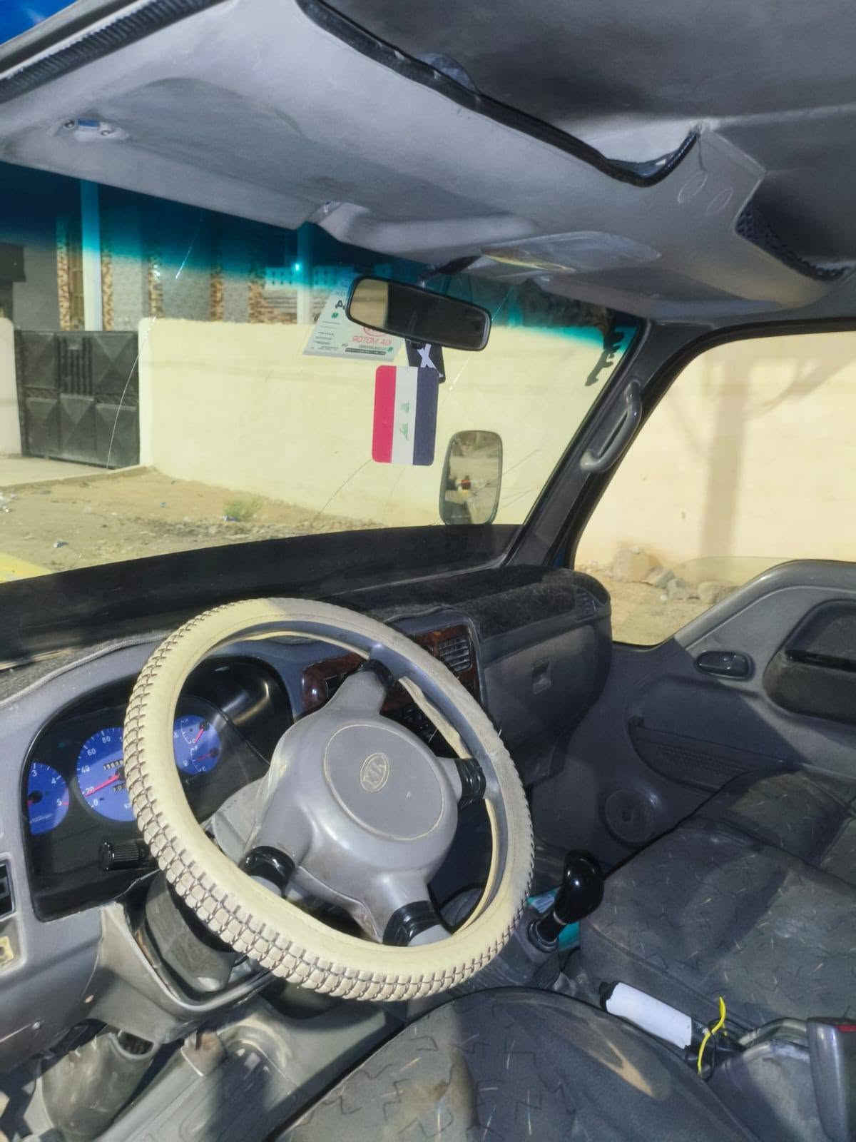 بسم الله الرحمن الرحيم 

سياره سايلند ام عيون  2001

سياره محرك گير اكسل كله شرط 

سياره احله من الصوره مال جناي 

لل استفسار اتصل ودلل

( ***********)
