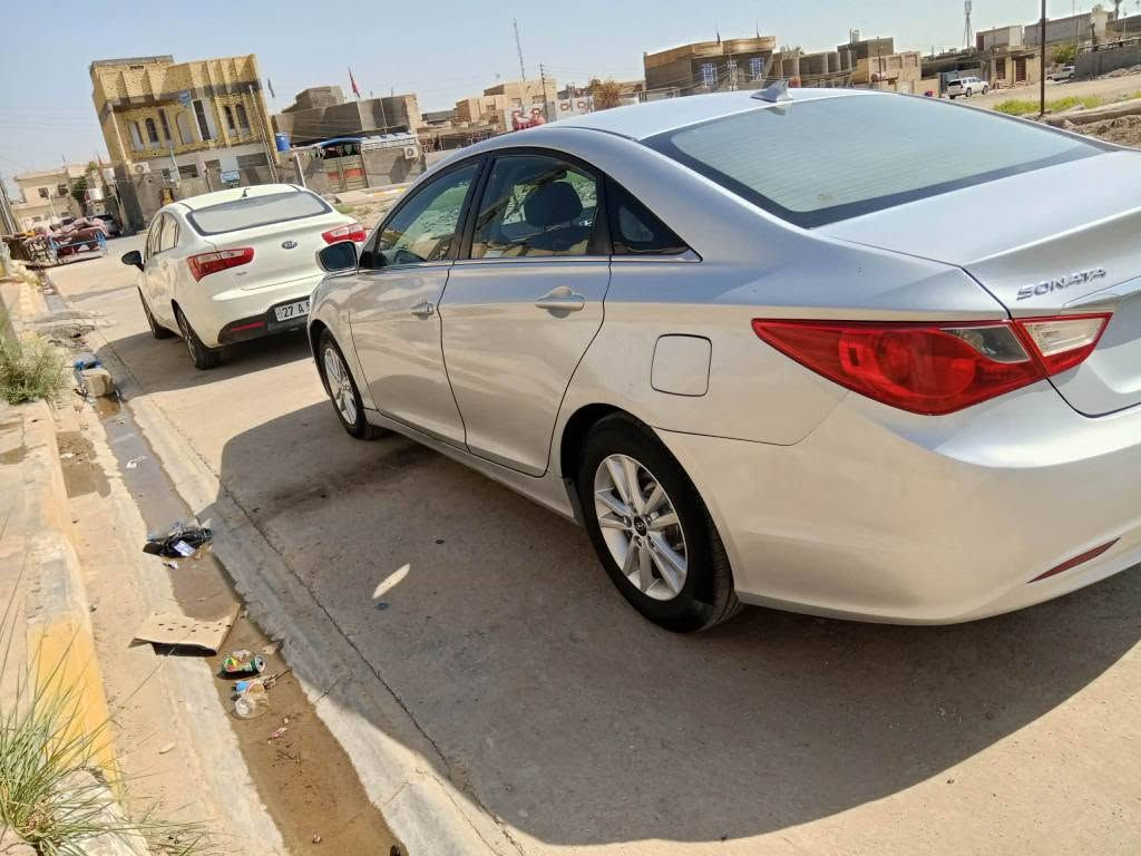 سوناتا 12 وارد قطعه واحده تبديل سياره جديده سعر 95 موجوده ذي قار الغراف موديل 12 للبيع فقط اتصل على صاحب الرقم ***********.   ماكينه وكير تبريد وحداديه وتخم تاير سياره جديده ناصرية, ذي قار
