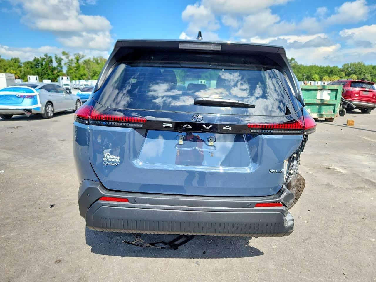 🚗 2026 TOYOTA RAV4 XLE PREMIUM
🛠️ الضرر: موضح في الصور
📏 عداد المسافه 200 مايل (فعلي)
📋 حالة السيارة: تشتغل (Run and Drive)
🔧 حجم المحرك: 2.5 – 4 سلندر (هايبرد)
🔍 رقم الشاصي: 2T36DRBVXTC007521

📍 موقع السياره : شهر ونص توصل الحره 
للستفسار الاتصال ***********
