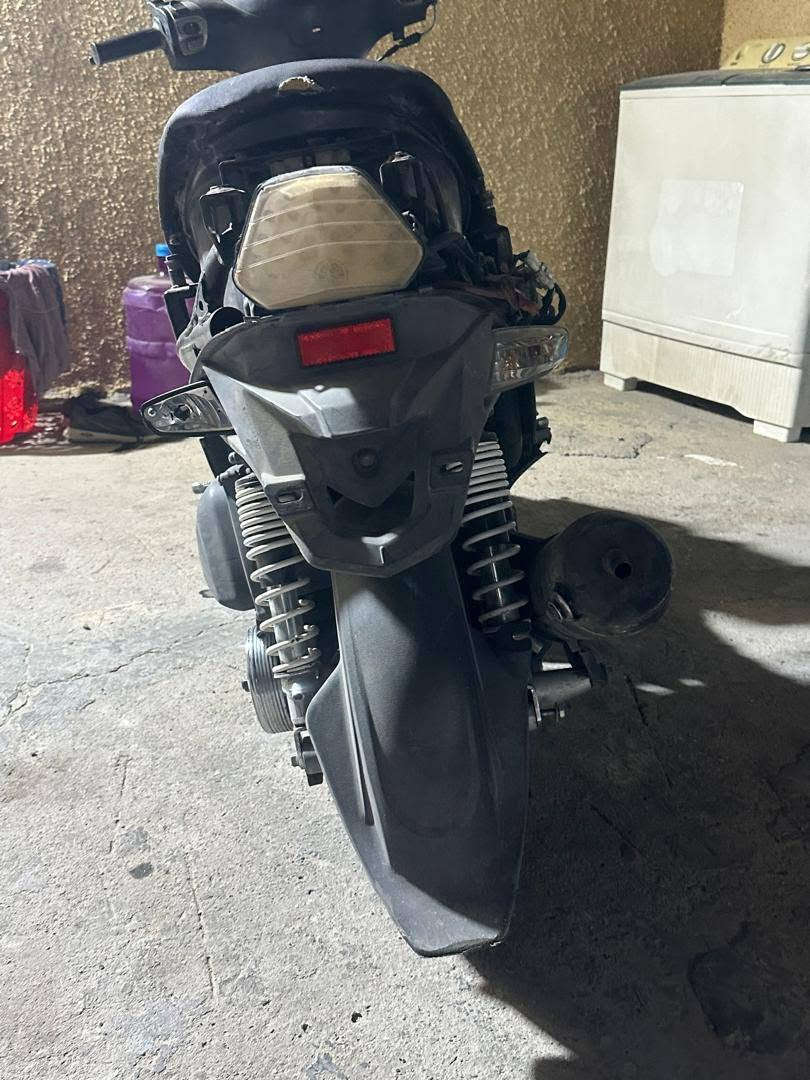 سلام عليكم 👋
دراجه جي تي ار حديث للبيع🏍️
بيها كلجات رياضيه 🛞
الدراجه موديل 2014
شلعه ومعدل
بدون كفرات 
السعر 500 وبيها مجال💸
عنواني البلديات 
رقمي ***********☎️
