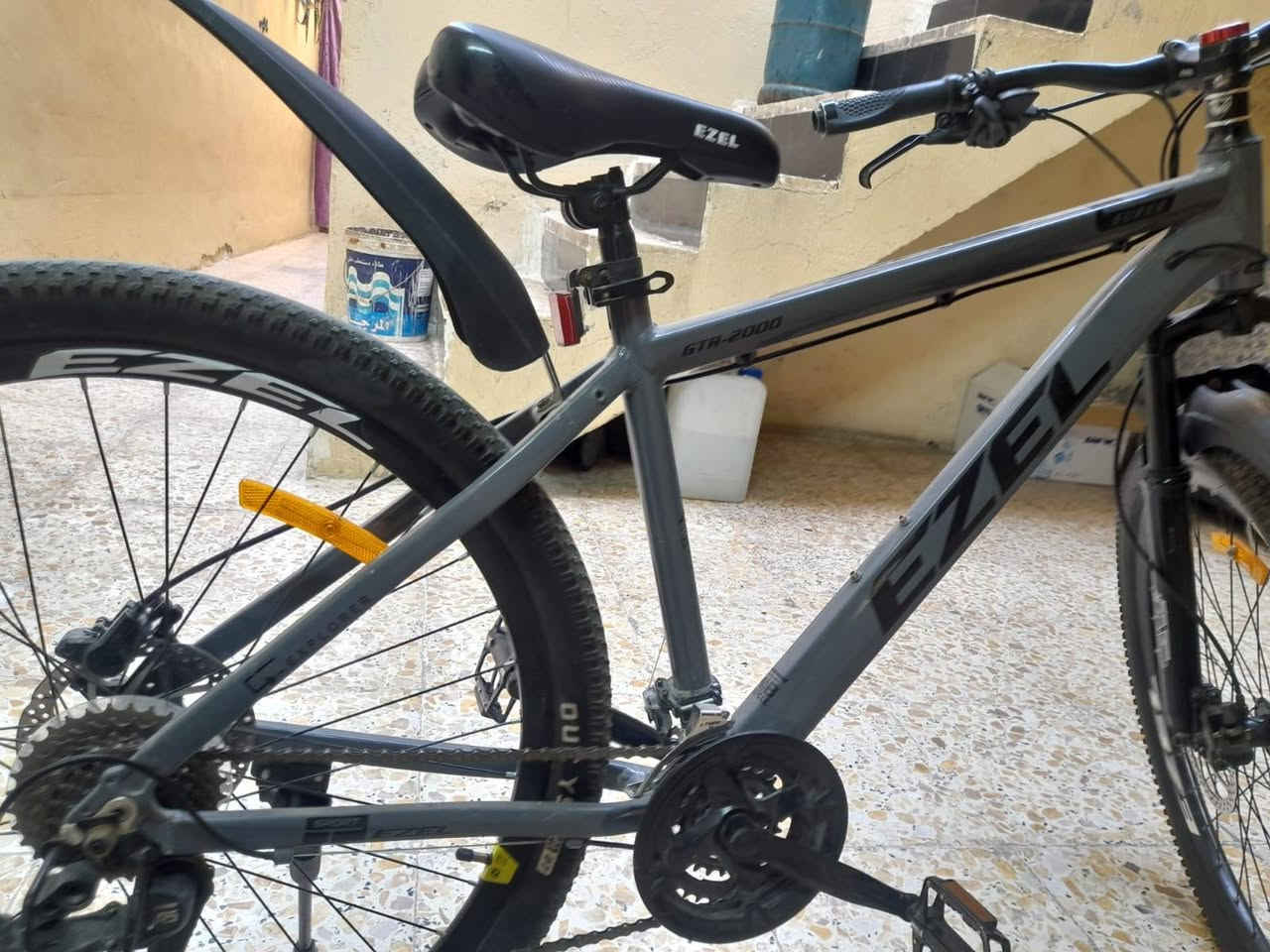 🚲 بايسكل جبلي للبيع 🚲
بايسكل جبلي حجم 27 إنج، ألمنيوم بالكامل حتى الصينية ألمنيوم.

🔹 بريكات دسكات هيدروليك لمس
🔹 الوايرات دفن
🔹 البطيخة ألمنيوم
🔹 خفيف ومرتب وشكله بسيط وحلو
🔹 مناسب للشارع والطلعات

💰 السعر 170 ألف
🤝 قابل للتفاوض ويا الجاد

📩 للاستفسار والتفاصيل راسلني خاص.

