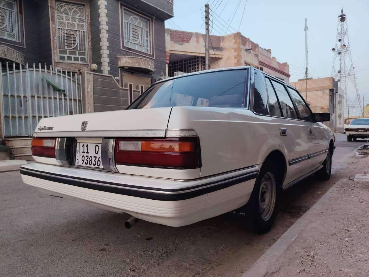السلام عليكم سياره سوبر جديده وحلوه للبيع موديل 1984 كهربائيه كله شغاله وتخم تاير جديد الاستفسار ***********
