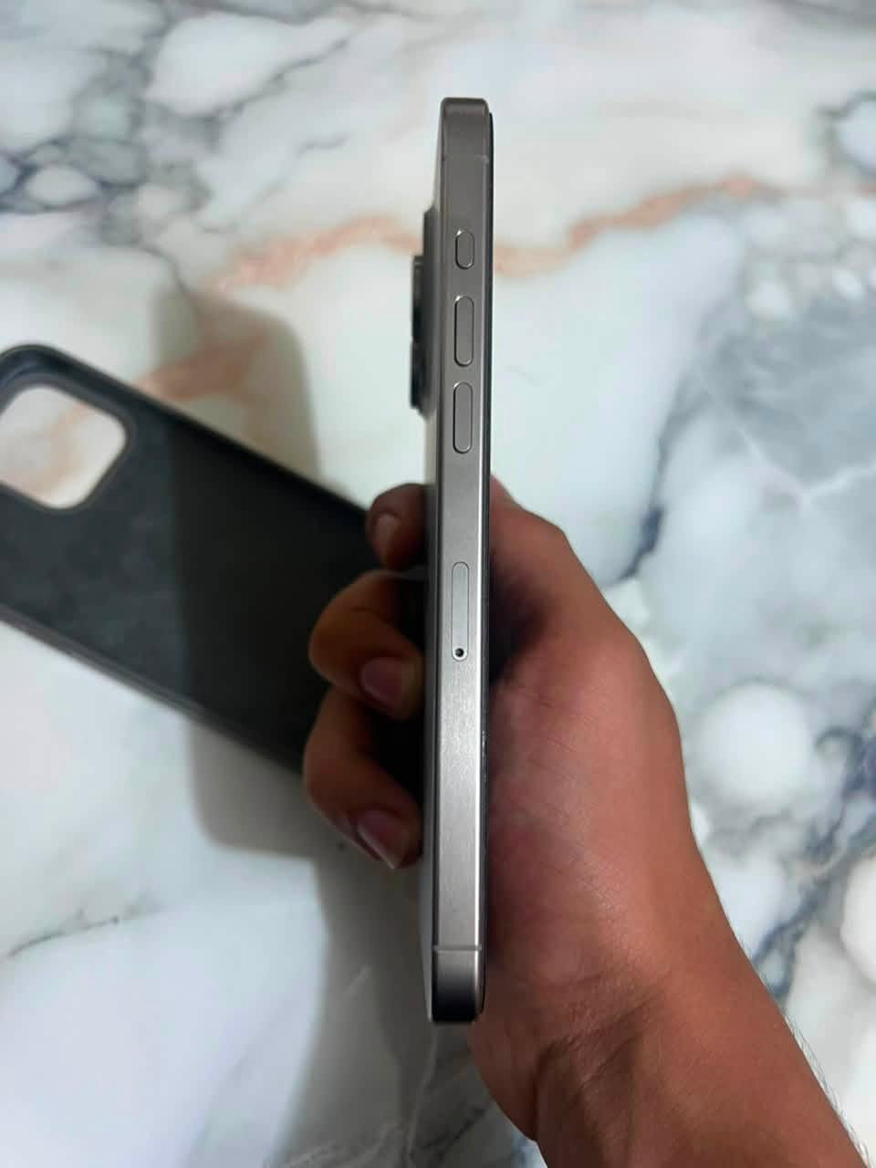 سلام عليكم آيفون 15بروماكس ماستر جهاز عربي شرق اوسط مكفول بطاريه 87 ذاكره 256 كارتون موجودة عنواني بغداد الحريه سعره مليون قفل ضمان سبوع *********** واتساب فقط
