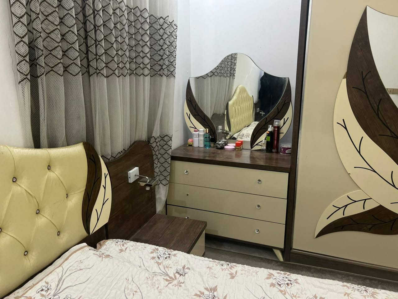 تاقم نوستن زۆر پاکو بێ عەیب 5پارچە هی ماڵی خۆم.بەنرخێکی گونجاو تەنها280هەزار.
ناونیشان سلێمانی،زەرگەتە ، م *********** السليمانية, العراق

