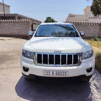 جيب لاريدو لمتد 2011  رقم بغداد انكليزي بسمي تحويل ماشيه 140 الف  كير ...