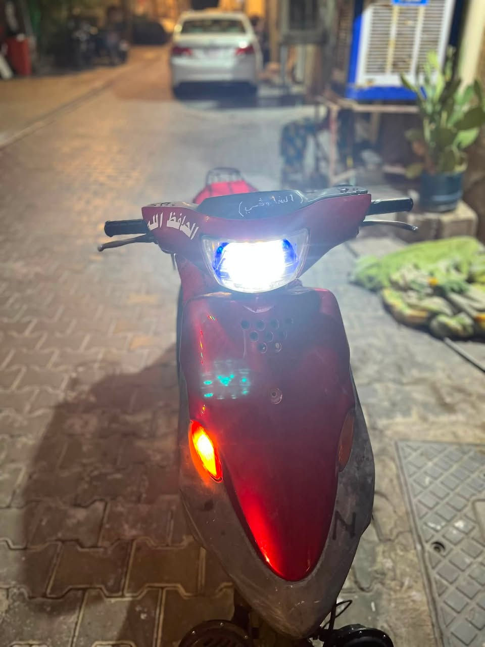 السلام عليكم بيجي ستين دراجه نضيفه كهربائيات شغاله كلشي مابيها تجي تفحص وتأخذه السعر 250 الدراجه ما مفتوحه كلوب عالي ناصي اشاير كلهن شغاله البك لايت شغال رقم تليفون ***********
