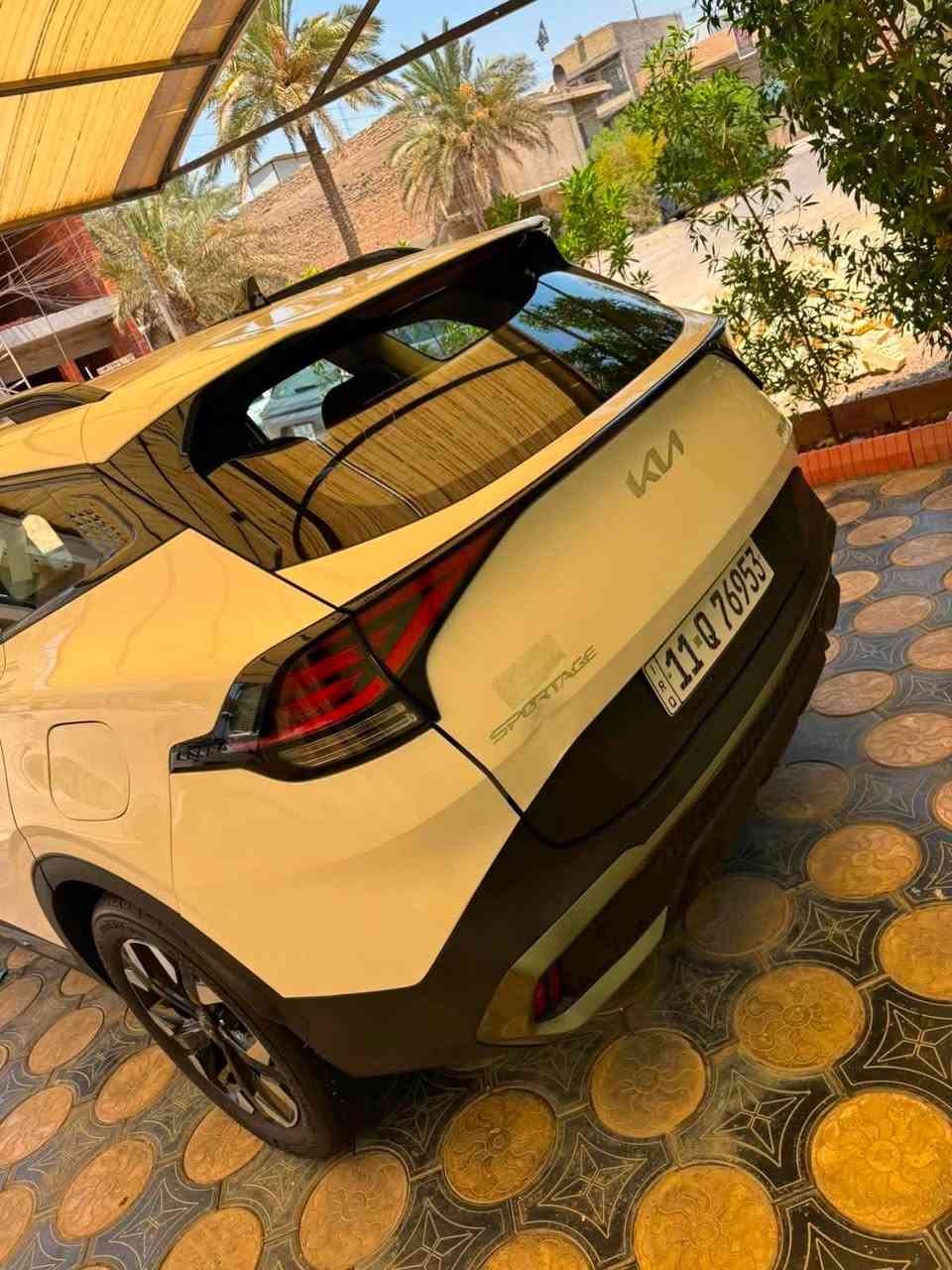كيا سبورتج خليجية الطويلة
ماشية ٢٤٠٠٠ الف 
بحالة الوكالة
رقم بغداد
المواصفات:
بانوراما
مكينة ٢٠٠٠ دوش توربو
كير ماوس
اشارة بالمري
تحكم كشن كهرباء 
الداخل جلد اسود
السيارة مبيهه اي نقص
رصعه بالصندوق وممتصلحة واضحه بالصوره
السعر ٢٠.٥٠٠ 
مكان السيارة شارع فلسطين 

للتواصل***********
