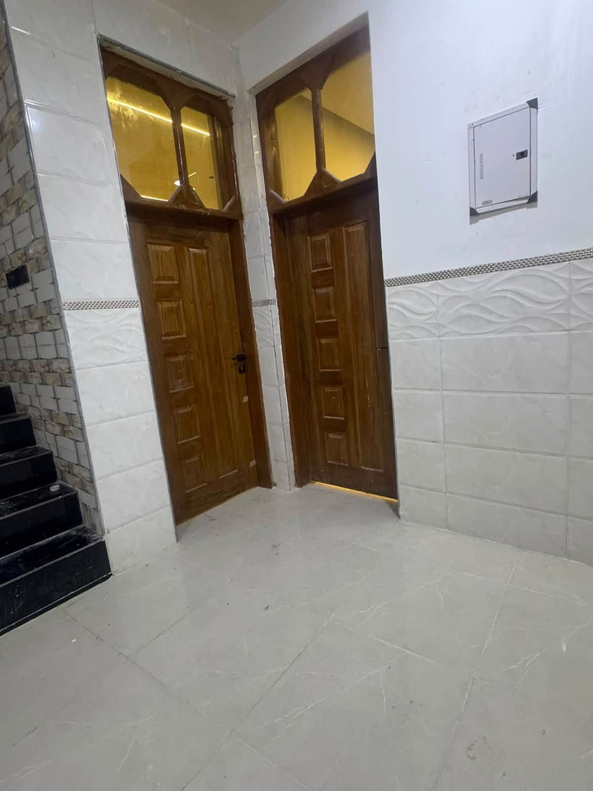 دار للبيـــــــــــــع.... 
بابل / حله ابو غرق حي المرتضى مقابل المدرسه .... 
ـــــــــــــــــــــــــــ
طابــــــــو ملك صرف  // .... 
بمســـــــــاحه //150م 
والبناء جــــــــديد وغير مسگون والتسليم فوري.... 
ـــــــــــــــــــــــــــــــــــــــ
غرفتيــــــــــن نوم صالــــــه هـــــــول
 مطبـــــــــــخ صحيات خارجية وداخليه طارمـــــــــه مناور...  
ــــــــــــــــــــــــــــــــــــــــــــــــ
عقارات بوابة بابل 
***********

***********
