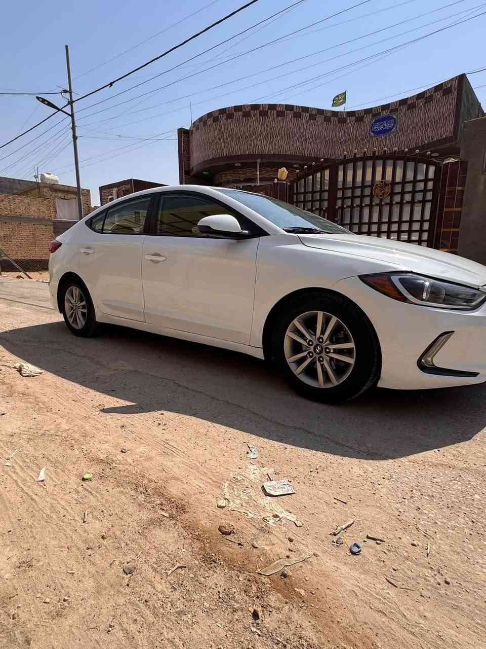 يالله
النترا موديل 2017 امريكي
مكينه 2000 دوش 
بيه بنيد جاملغ بدون دواخل 
وبيه تكشير بالقماره ورشيت على كده 
كير مكينه تبريد حداديه جديده 
مكانه بابل 
***********
