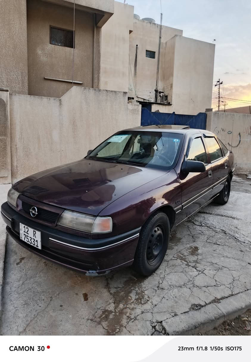 للبيع اوبل فكترا رقم نينوى دولي و السنويه جديده حجم 20 كير عادي قفل مركزي اسلايت استيرن باور محركها جديد الغرفه جديده الكهربائية كلها شغاله صبغ دواير الخلف والسستم جديد ***********
***********
