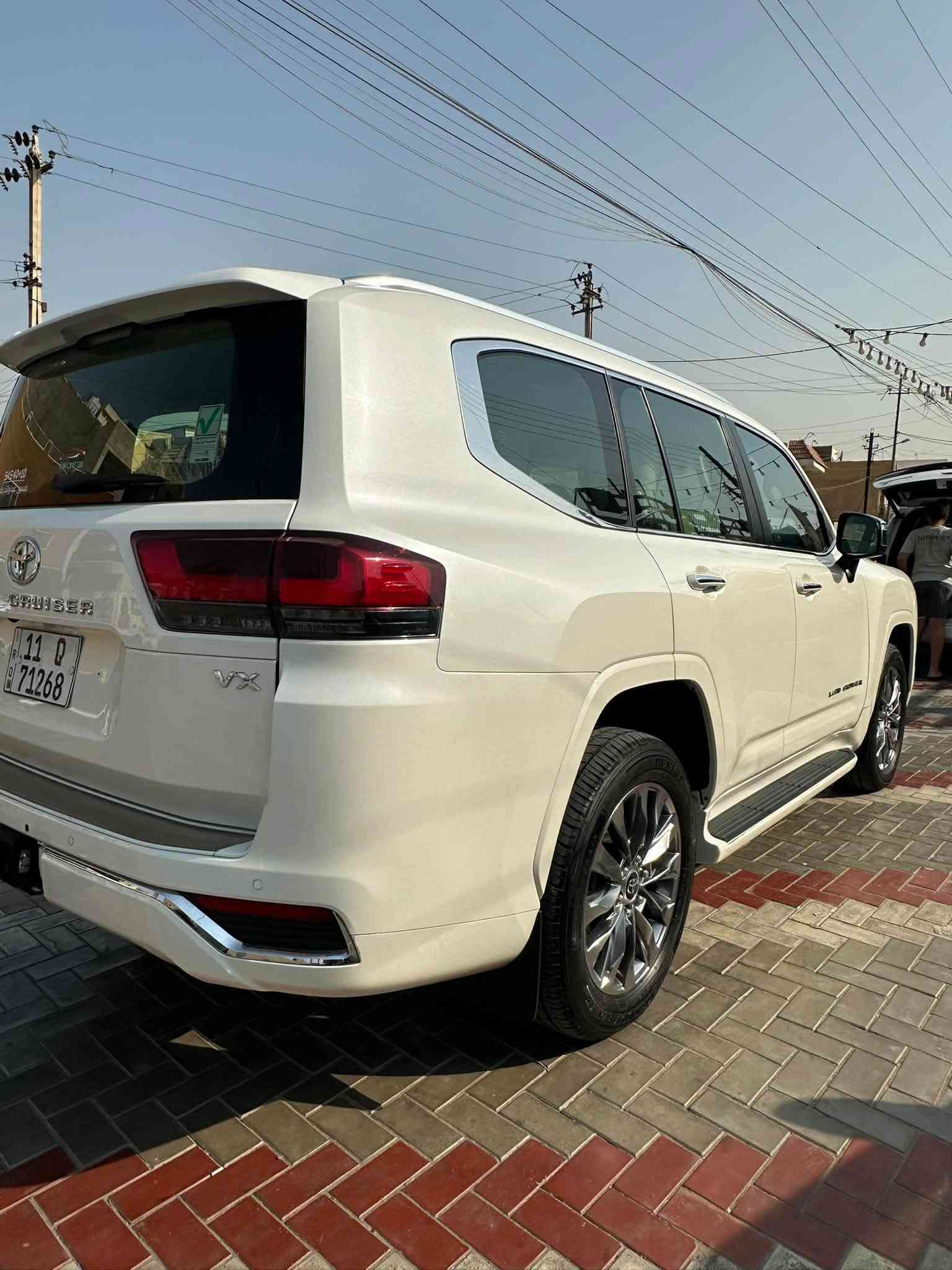 السلام عليكم 
تويوتا لاندكروز 2023

VX تون تيربو 
محرك 3500 
محرك مكفول بلادي 

ضمان شركه ساز

السياره ماشيه 28 الف مكفوله كفاله عامه من كلشي بدون اي ملاحظه

مغلفه ppf اصلي وبيه درع للجامه الاماميه وعازل للجام

السياره كل صيانته بالشركه 

بصمه وتشغيل عن بعد
سلايد
كراسي كهرباء وخزن ميموري الكراسي الاماميه تبريد وتدفئه والخلفيه تبريد
رادار امامي 
لايت عدسات واشاره متحركه
نظام صوتي jbl
شاشه جبيره اصليه
ستيرن كهرباء
جنطه كهرباء
حساس امامي  خلفي
كراسي الخلفيه كهرباء
هندبريك كهرباء

بعد بيه مواصفات هواي

السياره رقم بغداد باسمي تحويل ثاني يوم

مكان السياره بغداد المنصور

***********
