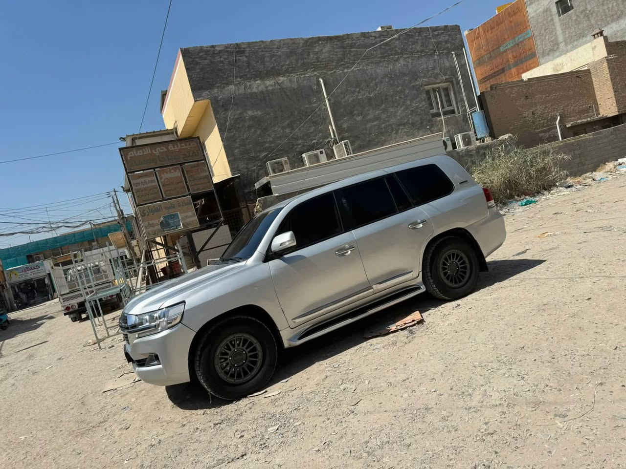 لانكدروز موديل ١١ مصفحه شايلين التصفيح كاز محدثه ٢١ سياره جاهزه كير محرك حداده تبريد رقم بصره تحول لون سلفري ترهم مراوس  
السعر ٢٢٥
***********
