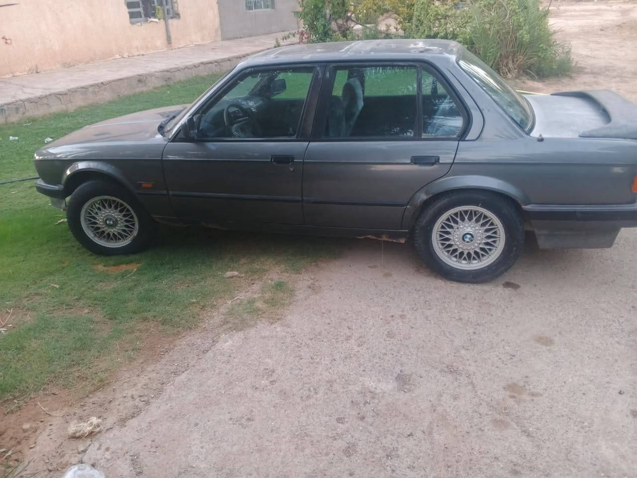 بعد التحيه والسلام
بي ام حجم 320 (زعره)
محرك 6 سلندر
گير عادي
التبريد غير شغال
صاحب السياره موجود
گير محرك تايرات شرط
شرط التحويل
السعر 38 ورقه وبيها مجال
مكان السياره
صلاح الدين/ العلم
رقم صاحب السياره: ***********
