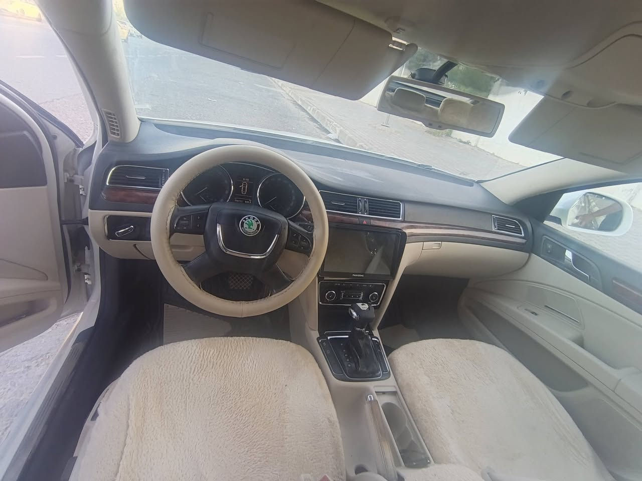 سكودا موديل ٢٠١٢ فول شرط تبريد كير محرك شرط ضرر ٢قطعه بنيد وجاملغ  سعر ٥٥بي مجال عليها ١٧او نص عليك
***********
